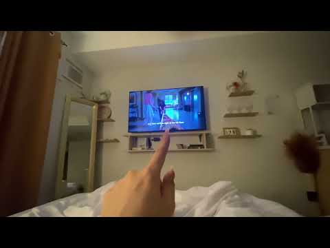 2 minutes while watching Grey’s Anatomy (ASMR! Tapping, scratching etc.)