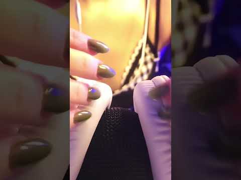 ASMR Tapping & Scratching my Headphones 🎧 #asmr #tapping #scratch
