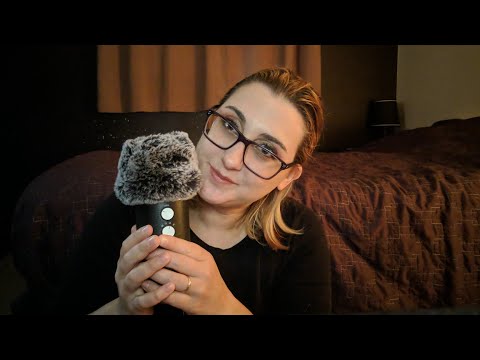 ASMR Susurros De Cerca y Rascando Suavemente el Micrófono