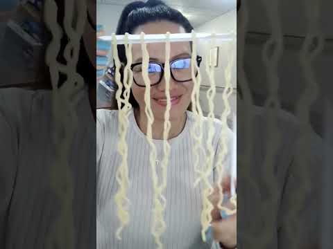 RAMEN NOODLES #mukbang #hotnoodlechallenge #subscribers #america #food #challenges