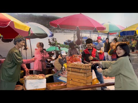 ASMR IN THE CRAB Village 🦀 100+ camera tapping, scratching 🚢⚓️