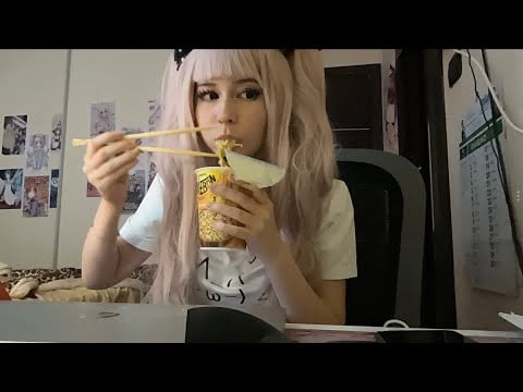 catgirl eats instant noodles at 3am (DO NOT TRY THIS AT HOME!) 