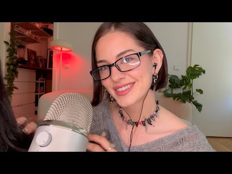 ASMR girl playing with your hair in class