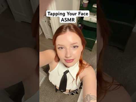 ASMR tapping ur face :3