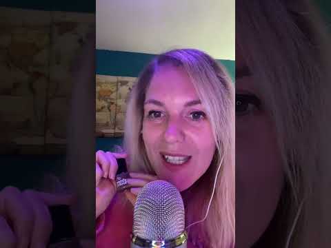 ASMR FR / Je te mets du vernis - attention personnelle #asmrfr #asmrfrançais #shortsasmr