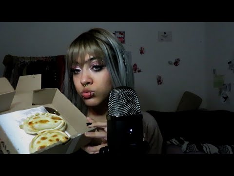 Comiendo empanadas 😋/Mukbang cenando🇦🇷