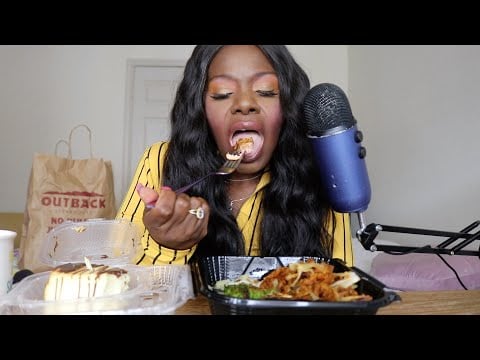 I Have Amazing News | Out Back Birthday Dinner And Cheesecake With Chocolate Dip ASMR Eating Sounds