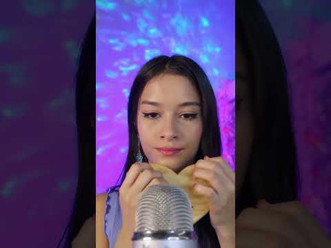 Asmr tapping no coração de madeira #asmr #relax