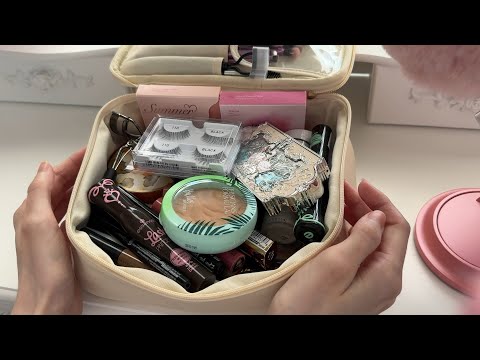 ASMR what’s in my makeup bag✨ | soft spoken | rummaging sounds | lid sounds