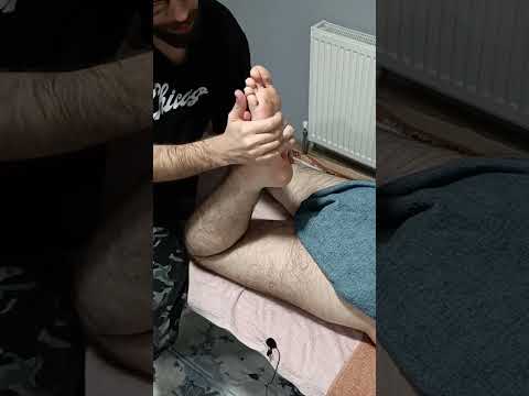 ASMR ENERGY FOOT MASSAGE THERAPY #shorts #relaxing #massage #asmr #foot #satisfying #chiropractor