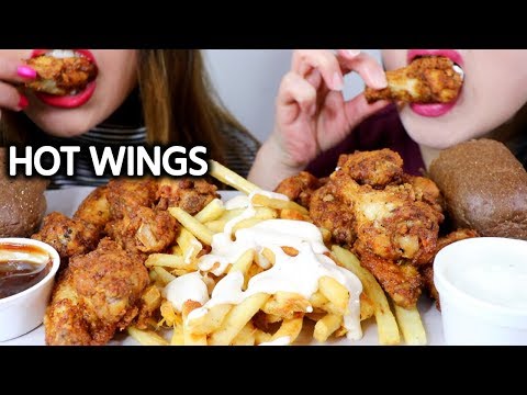 ASMR HOT WINGS & CHEESE FRIES 치킨 치즈 프라이 리얼사운드 먹방 | Kim&Liz ASMR