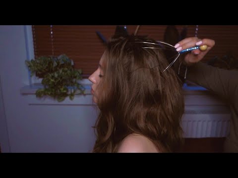 asmr po polsku 🌙 relaksujący masaż głowy 💆🏼‍♀️ *hair brushing* (polish whisper)