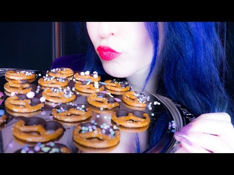 ASMR: Crunchy Valentine's Chocolate Pretzels ~ Relaxing Eating Sounds [No Talking | Vegan] 😻