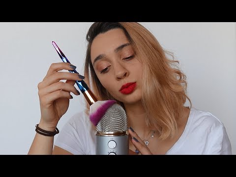 ASMR Sussurri con Brushing e Tongue Clicking.. Da Brividi!