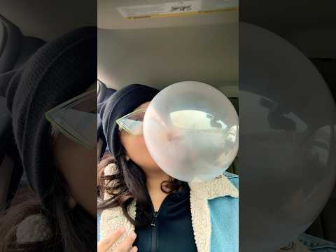BUBBLE GUM ASMR | blowing bubble gum sounds in the car #bubblegum #asmr
