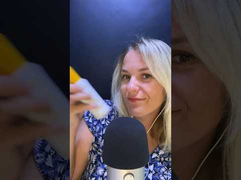 ASMR FR / Je te mets de la crème solaire #asmrfr #shortsasmr #asmr