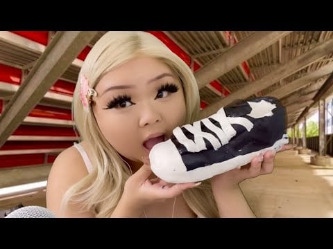 ASMR dumb b̶t̶c̶h̶ girl EATS YOUR SHOE 👟😱  (realistic)(mukbang)