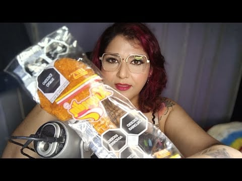 ASMR comiendo paleta de miguelito y caramelo 