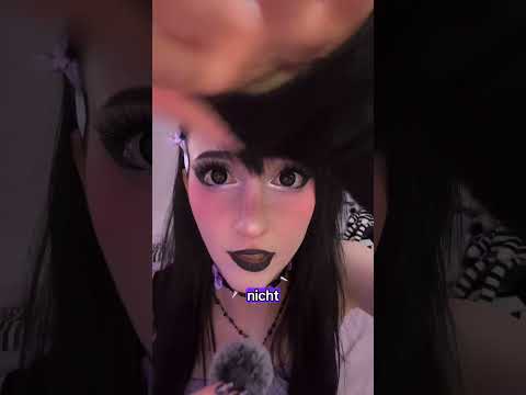 ASMRtist roasts your hair IN GERMAN 😬|| #asmr #asmrshorts #altgirl #gothgirl #whispering #german