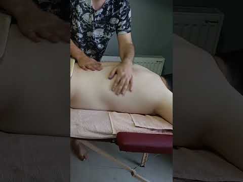 MASSAGE THERAPY THAT RELIEVES ALL BACK PAIN #satisfying #relaxing #asmr #shorts #massage