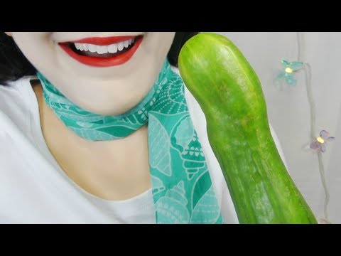 ASMR Eating Cucumber 🥒 😋