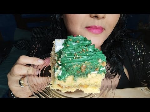 ASMR Comiendo pastel/ torta navideña 🎄