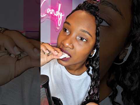ASMR - Um asmr doce e diferente 🍬  #asmr #shorts #shortvideo #doces