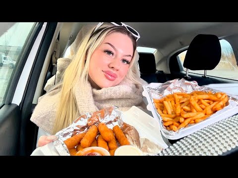 Eating In My Car & Talking About Pop Culture Drama (Mikayla Nogueira & Ash Trevino)