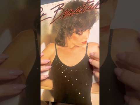Tapping into the 80s 🎶 #asmrvideo #asmrtingles #80s #tapping #asmrsounds