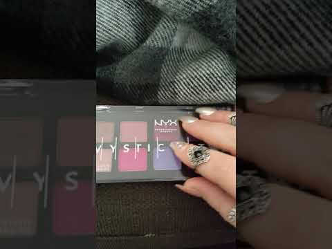 Repeating Phrases over and over with tapping #short (asmr)