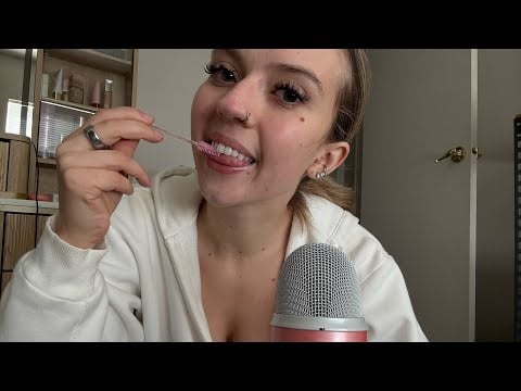 ASMR| Spooly Noms/Nibbles, & Gum Chewing Mouth Sounds