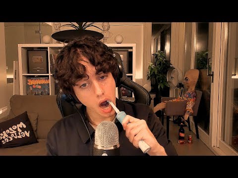 ASMR BRUSHING MY TEETH