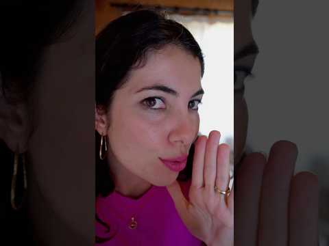 Porque as blogueiras ficam batucando com os dedos? ( É ASMR)