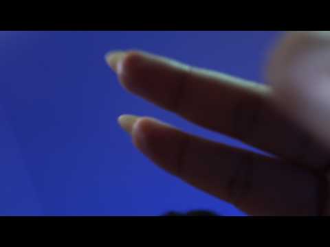 ASMR SONS DE BOCA E TOQUE NA TELA COM  PINCEL