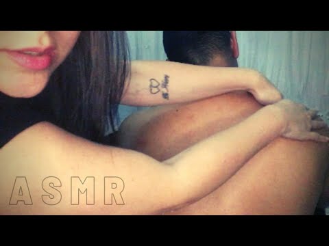 ASMR APLICADO: MASSAGEM RELAXANTE nas Costas Para Dormir!!! 😴 (chuvinha de fundo)