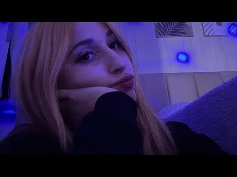 ASMR caseiro - o que tem na minha bolsa? tapping 