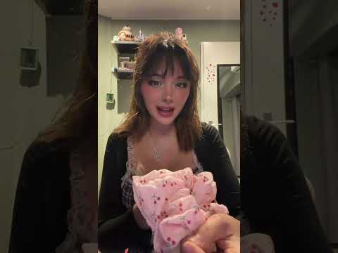 c: what do you think of the gifts? ^_^