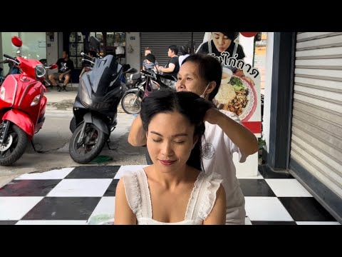 THAI STREET MASSAGE / BEST LEGS HANDS BACK HEAD SHOULDER MASSAGE FOR TOURISTS BY PROFESSIONAL
