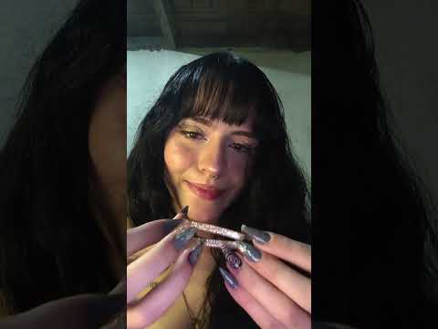 ASMR fazendo um penteado pro ano novo em você