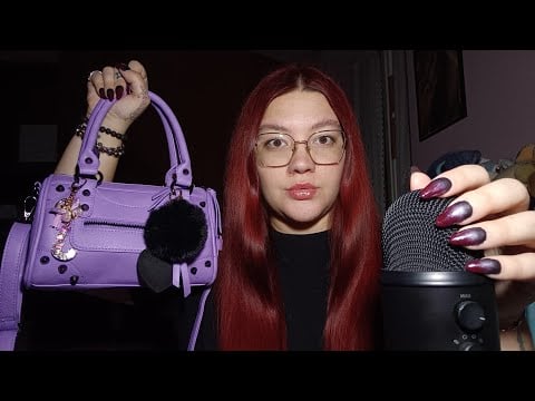 WHAT'S IN MY BAG! Tapping & Scratching on things in my purse 😴💜 | ASMR ITA