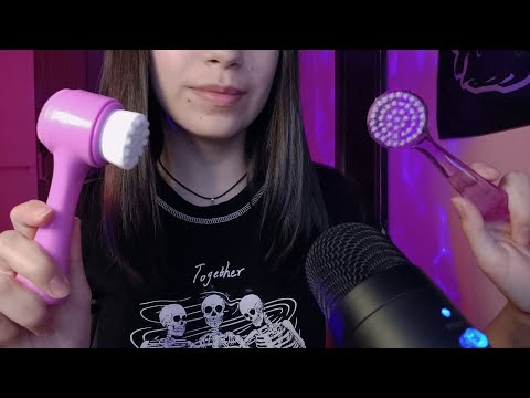 ASMR - Passando diferentes escovas no microfone