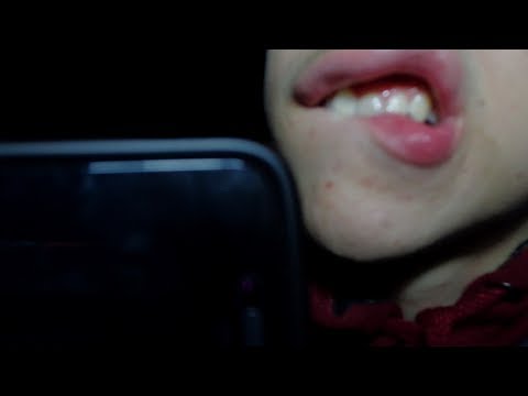 ASMR CURTO - COMENDO SUA ORELHA / EAR EATING (SONS INTENSOS DE MASTIGAÇÃO - BINAURAL)