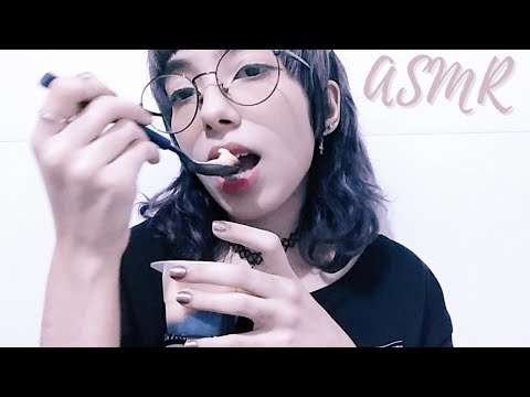 ASMR COMENDO E CONVERSANDO COM VOCÊS + TRIGGERS