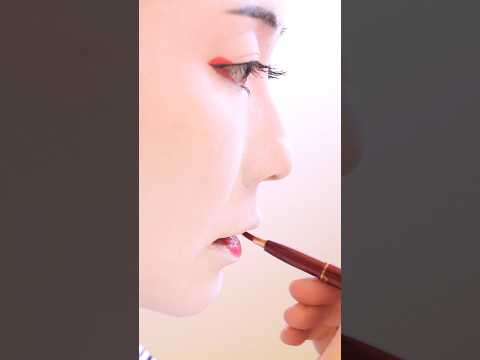 ASMR 芸者さんの白塗り化粧(向島の千景さん) #makeup #geisha