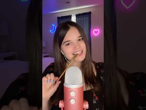 Honeyspoon vs Honeyspoon :) #asmrmouthsounds #mouthsounds