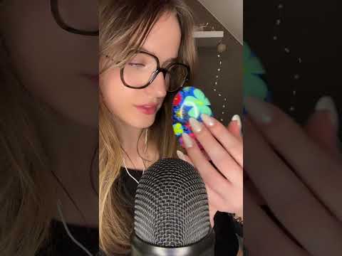Un trigger toutes les 5 secondes 👀 #asmrfrançais #asmrtriggers #mouthwhisper