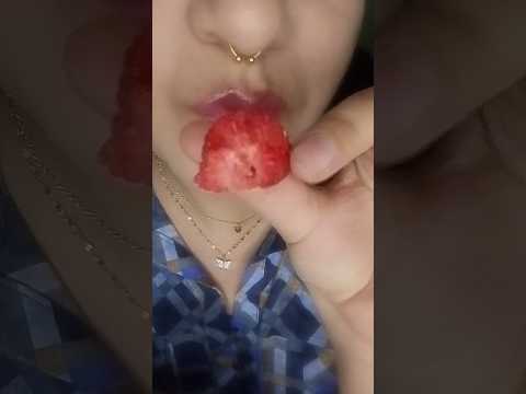 #asmr  Freeze-dried strawberries