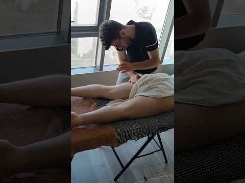 THE MOST RELAXING MASSAGE TECHNIQUES FOR QUADRICEPS #satisfying #relaxing #asmr #shorts