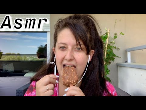 ASMR FR - JE MANGE UNE GLACE (sur mon balcon) 🍦 🌳 🍃 🚗