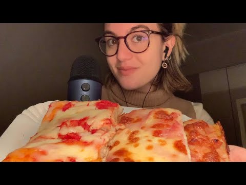 EATING PIZZA 🍕 (mukbang asmr ita)|| Luvilè ASMR